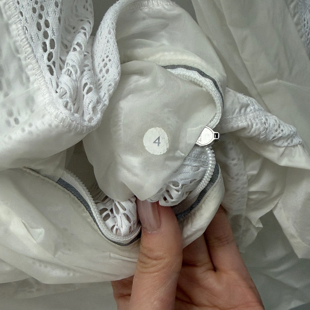 Lululemon Run Wild Jacket Full Zip White Mesh Lace Ruffle Lightweight - Picture 4 of 6